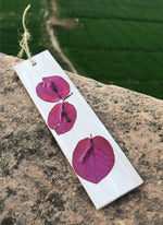 Load image into Gallery viewer, Handmade Bamboo bookmarks with real pressed flowers (set of 2)
